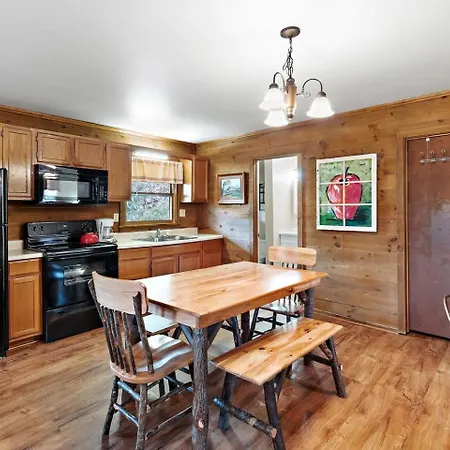 Charming Modern Cabin With Hiking Trails And Fire Pit Blowing Rock Exterior photo