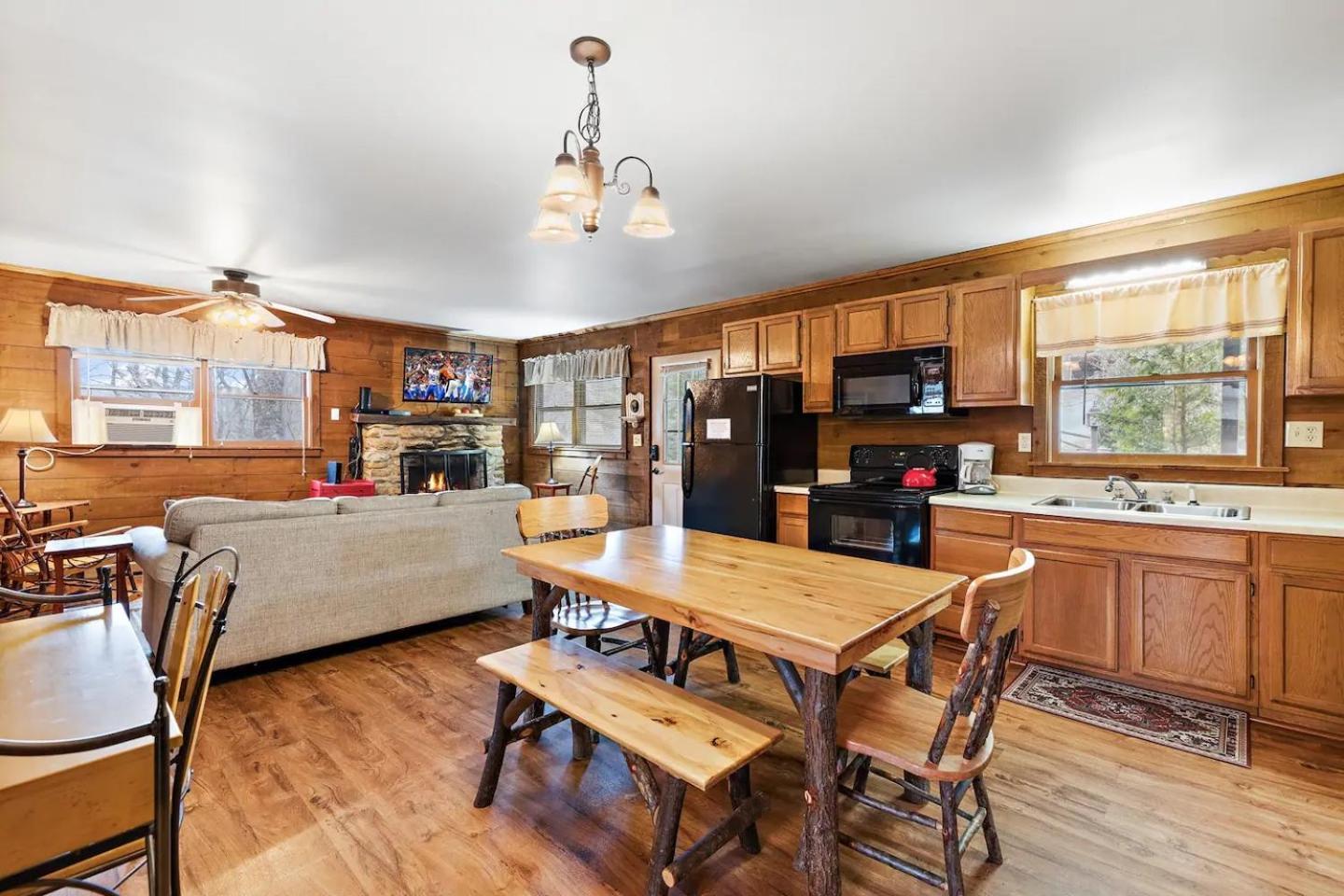 Hébergement de vacances Charming Modern With Hiking Trails And Fire Pit Blowing Rock