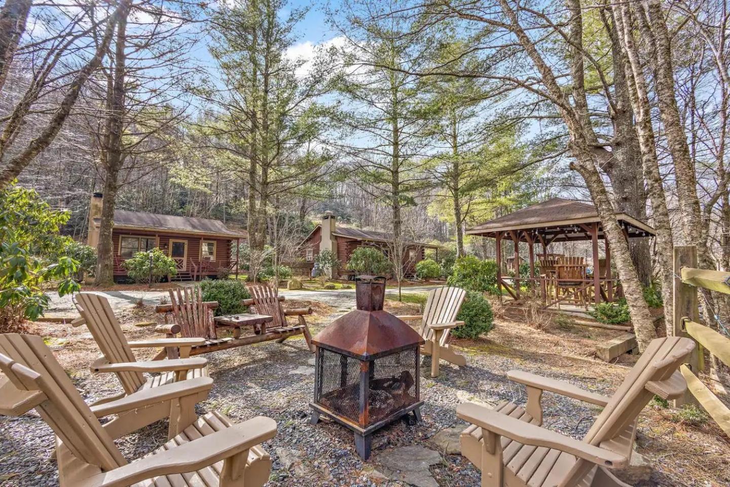 Charming Modern With Hiking Trails And Fire Pit Hébergement de vacances